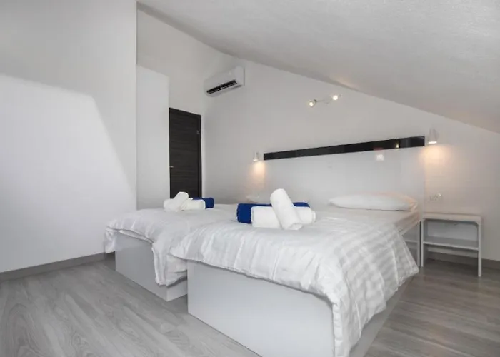 Dragan アパート ポスティレ